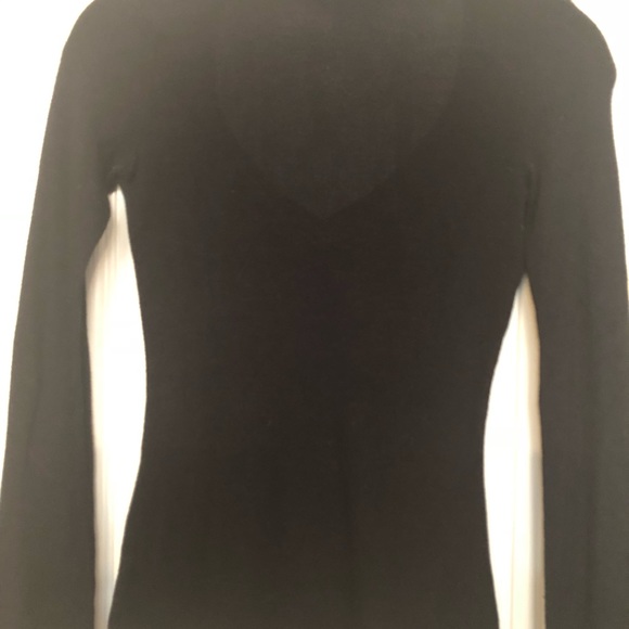Zenana Outfitters black V neck sweater - Picture 4 of 5